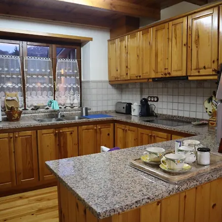 Chalet Era Caseta De
